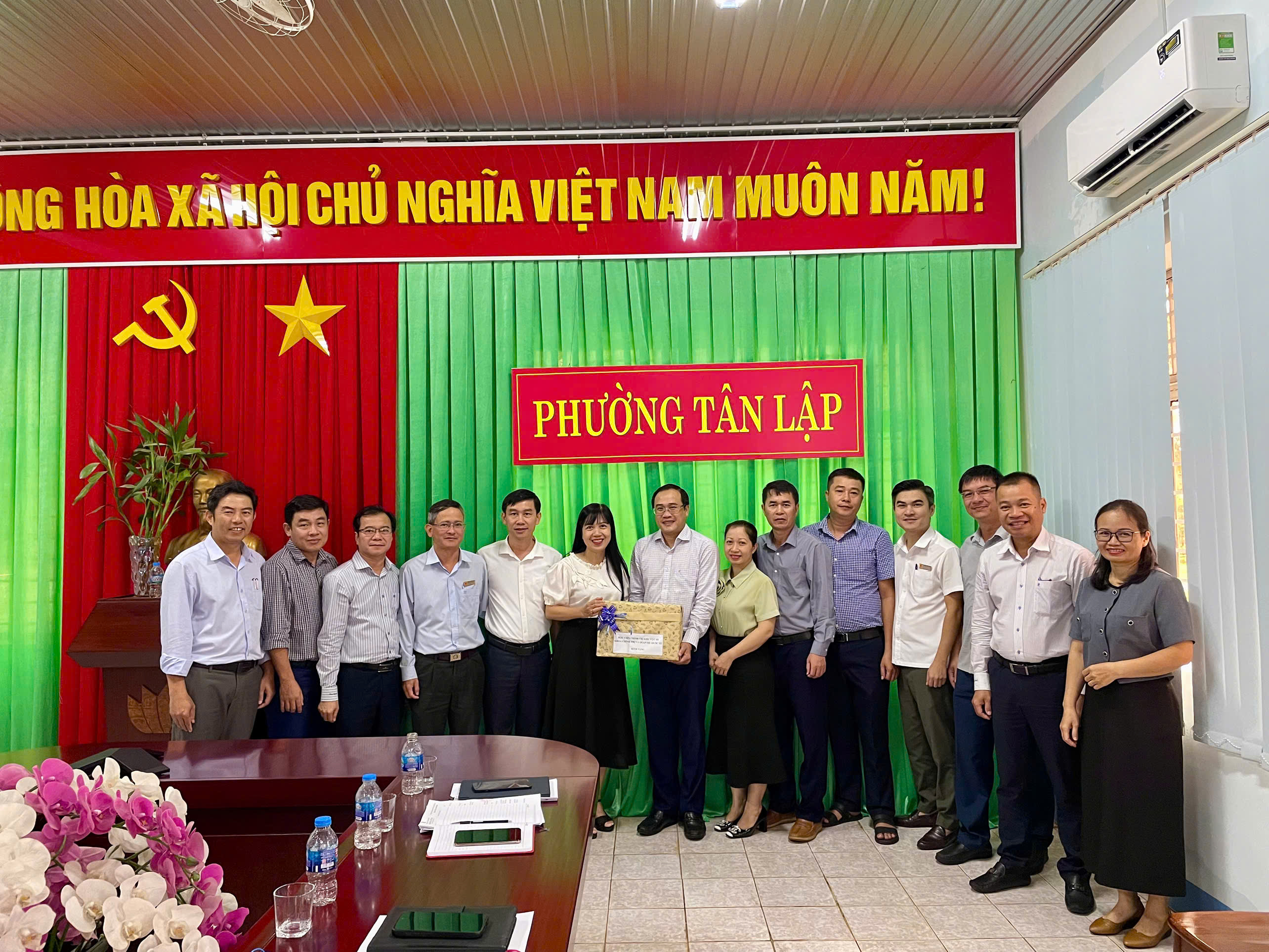 UBND phường Tân Lập tiếp và làm việc với Đoàn nghiên cứu Học viện Chính trị khu vực III
