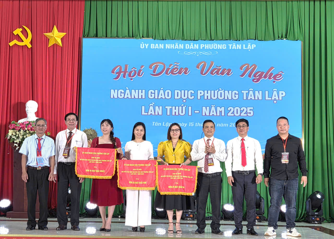 z7227448429518_1670f871b28a138df76a1649c1faaa90