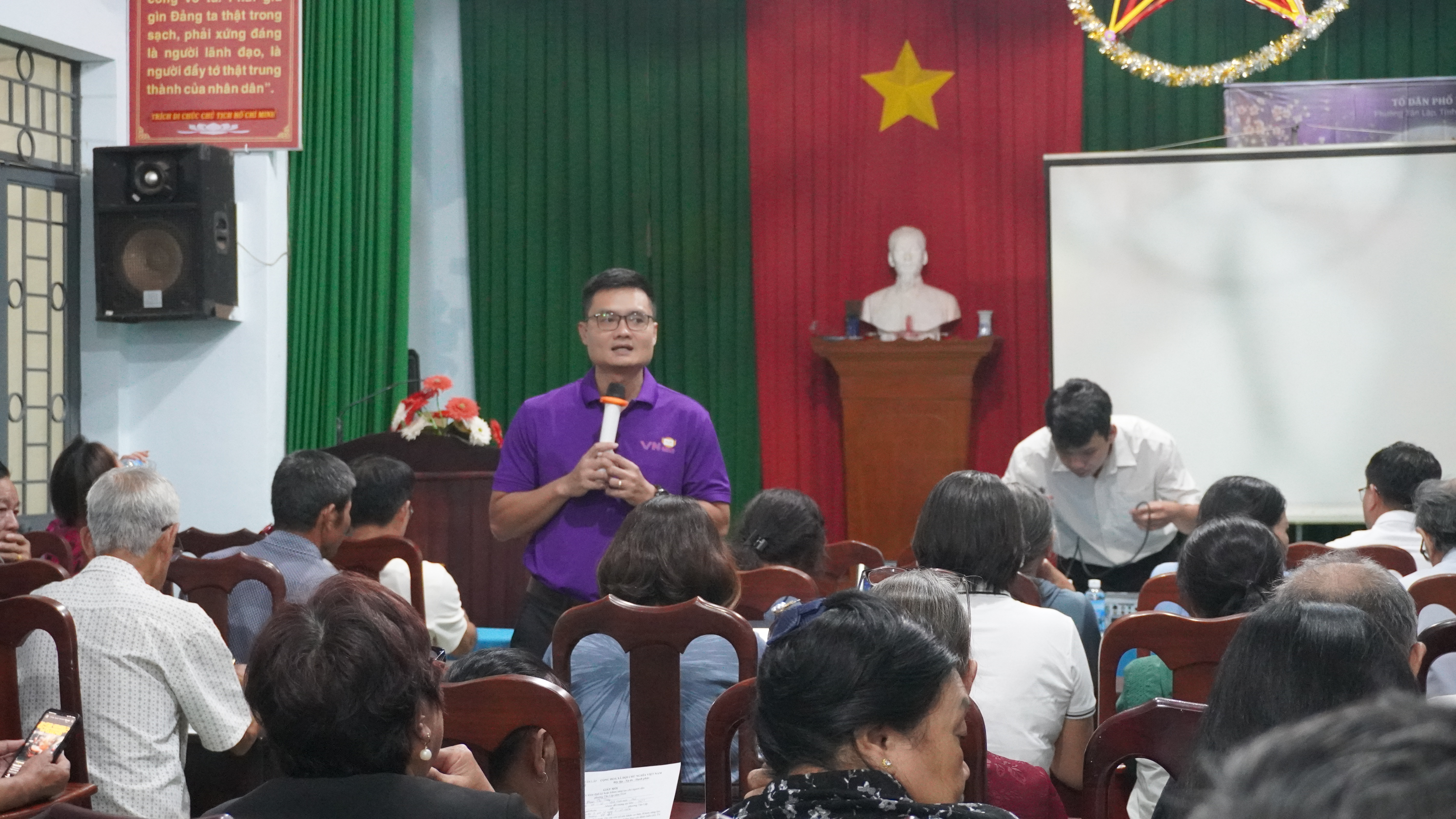 PHƯỜNG TÂN LẬP: ĐẨY MẠNH PHONG TRÀO “BÌNH DÂN HỌC VỤ SỐ”, TẬP HUẤN CHUYỂN ĐỔI SỐ CHO TỔ CÔNG NGHỆ SỐ CỘNG ĐỒNG VÀ NHÂN DÂN TỔ DÂN PHỐ 11B