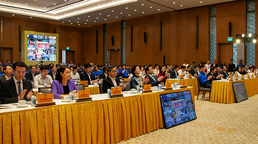 Thủ tướng Chính phủ: Thanh niên “Tiên phong trong lao động, sản xuất, kinh doanh, đổi mới sáng tạo trong thời đại Cách mạng công nghiệp lần thứ tư”